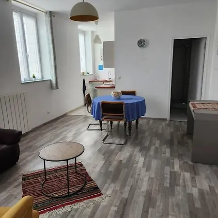 Apartment Cosy A Roucy Avec Jardin Clos Et Spa 41 M² *